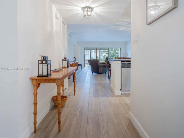 2751 N Palm Aire Dr 310, Pompano Beach FL 33069