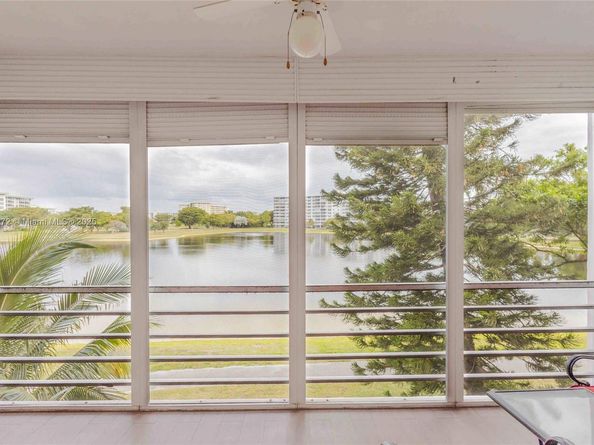 2751 N Palm Aire Dr 310, Pompano Beach FL 33069