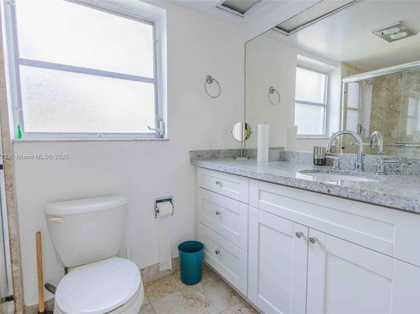 2751 N Palm Aire Dr 310, Pompano Beach FL 33069