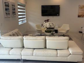 15062 SW 177th Ter, Miami FL 33187