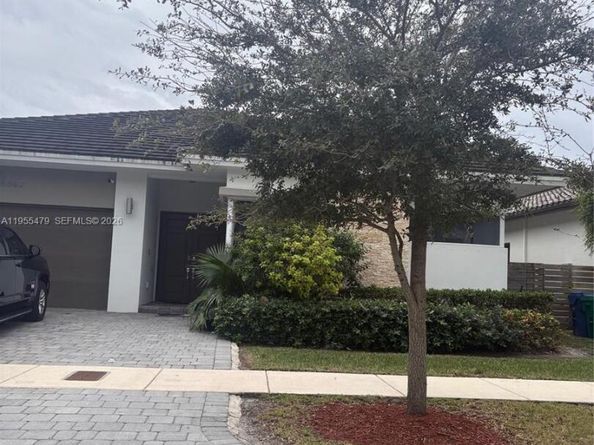 15062 SW 177th Ter, Miami FL 33187