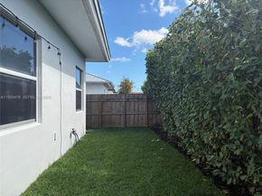 15062 SW 177th Ter, Miami FL 33187