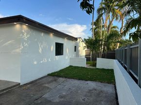 1151 NW 112th St, Miami FL 33168