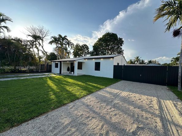 1151 NW 112th St, Miami FL 33168
