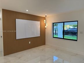 1151 NW 112th St, Miami FL 33168
