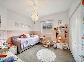 10880 NW 58th Ter, Doral FL 33178