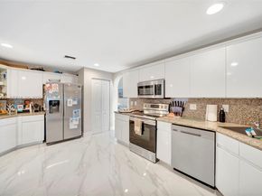 10880 NW 58th Ter, Doral FL 33178