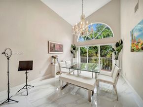 10880 NW 58th Ter, Doral FL 33178