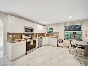 10880 NW 58th Ter, Doral FL 33178