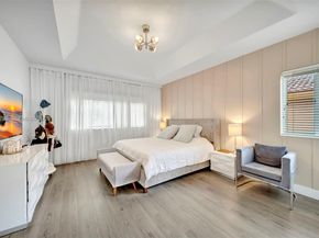 10880 NW 58th Ter, Doral FL 33178