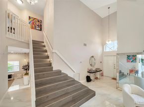 10880 NW 58th Ter, Doral FL 33178