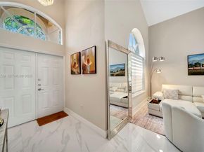 10880 NW 58th Ter, Doral FL 33178