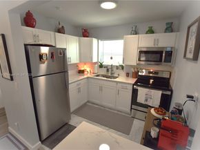 2572 E Emory Dr F, West Palm Beach FL 33415