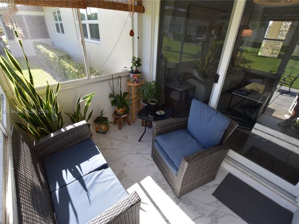 2572 E Emory Dr F, West Palm Beach FL 33415