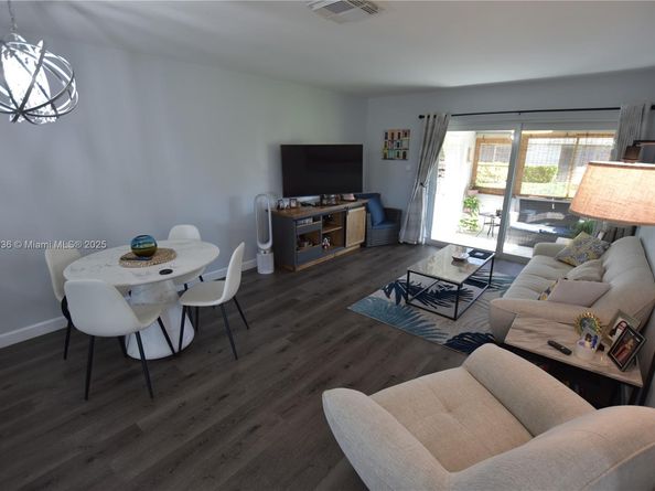 2572 E Emory Dr F, West Palm Beach FL 33415