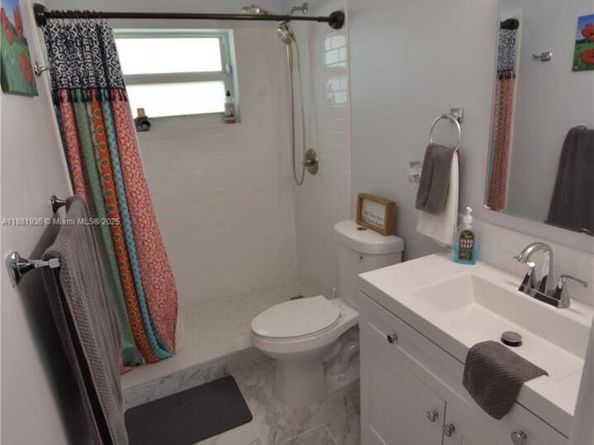 2572 E Emory Dr F, West Palm Beach FL 33415