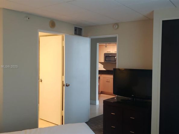 2670 E Sunrise Blvd 1411, Fort Lauderdale FL 33304