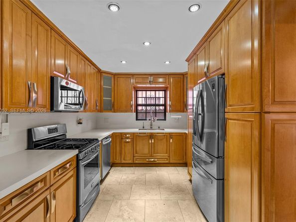 766 W 36th St, Hialeah FL 33012