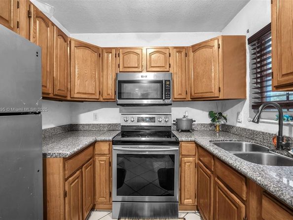 3010 NW 171st Ter, Miami Gardens FL 33056
