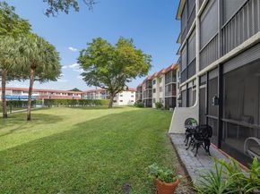 9511 N Hollybrook Lake Dr 108, Pembroke Pines FL 33025