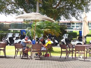 9511 N Hollybrook Lake Dr 108, Pembroke Pines FL 33025