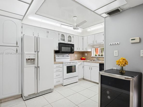 9511 N Hollybrook Lake Dr 108, Pembroke Pines FL 33025