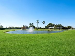 9511 N Hollybrook Lake Dr 108, Pembroke Pines FL 33025