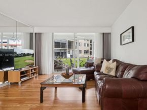 9511 N Hollybrook Lake Dr 108, Pembroke Pines FL 33025