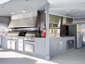 9511 N Hollybrook Lake Dr 108, Pembroke Pines FL 33025