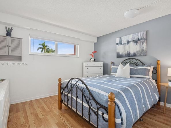 9511 N Hollybrook Lake Dr 108, Pembroke Pines FL 33025