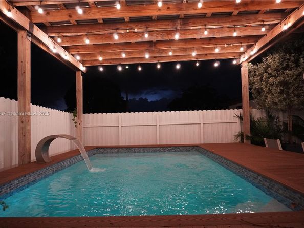 11840 SW 220th St, Miami FL 33170