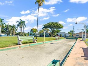 900 SW 10th Ter 16S, Hallandale Beach FL 33009