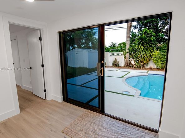 552 W Evanston Cir, Fort Lauderdale FL 33312