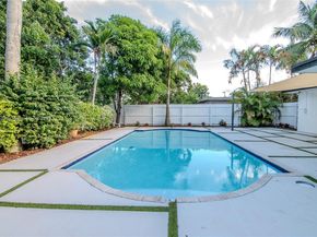 552 W Evanston Cir, Fort Lauderdale FL 33312