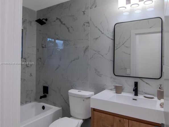 552 W Evanston Cir, Fort Lauderdale FL 33312