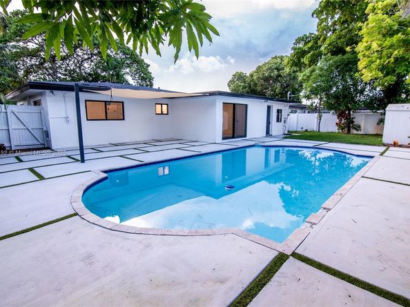 552 W Evanston Cir, Fort Lauderdale FL 33312