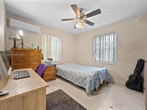 625 NE 130th St, North Miami FL 33161