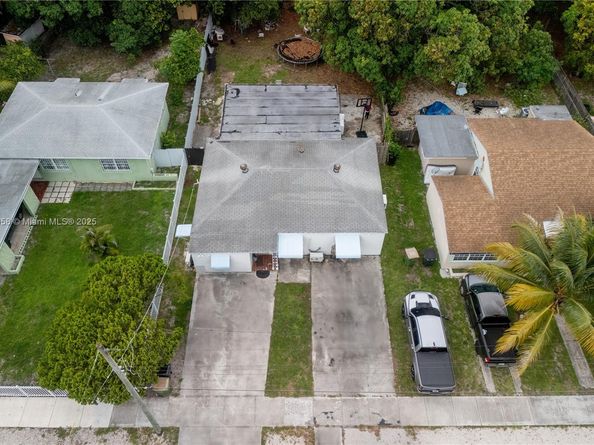 625 NE 130th St, North Miami FL 33161
