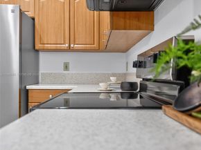 4317 Willow Ridge Dr, Weston FL 33331