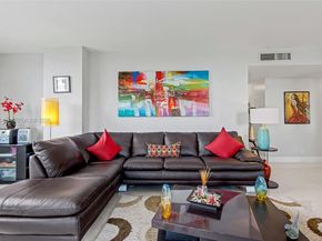4330 Hillcrest Dr 619, Hollywood FL 33021