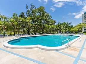 4330 Hillcrest Dr 619, Hollywood FL 33021
