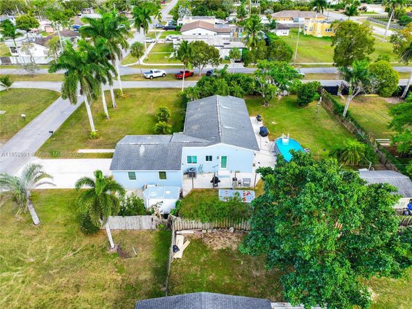 94 NE 17th St, Homestead FL 33030