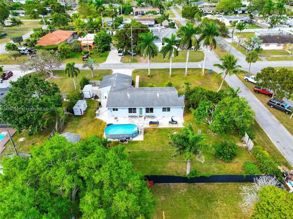 94 NE 17th St, Homestead FL 33030
