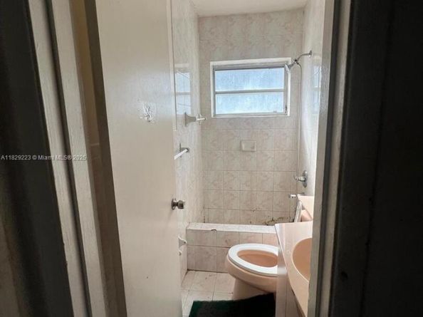 2800 NW 164th St, Miami Gardens FL 33054