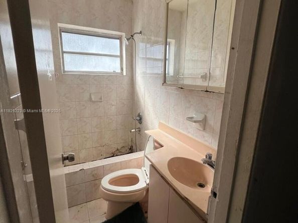2800 NW 164th St, Miami Gardens FL 33054