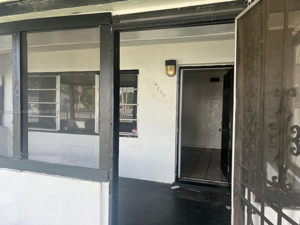 2800 NW 164th St, Miami Gardens FL 33054