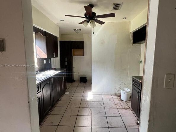 2800 NW 164th St, Miami Gardens FL 33054