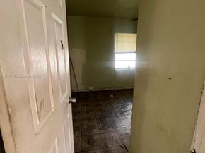 2800 NW 164th St, Miami Gardens FL 33054