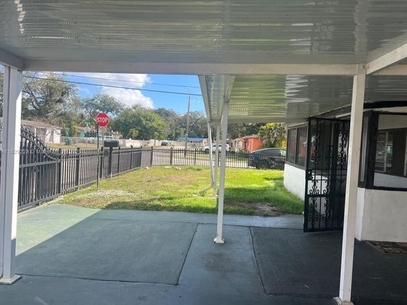 2800 NW 164th St, Miami Gardens FL 33054