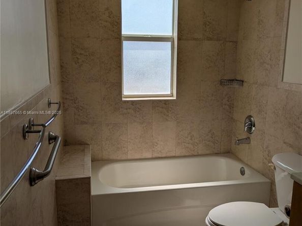498 SW 2 302, Miami FL 33130
